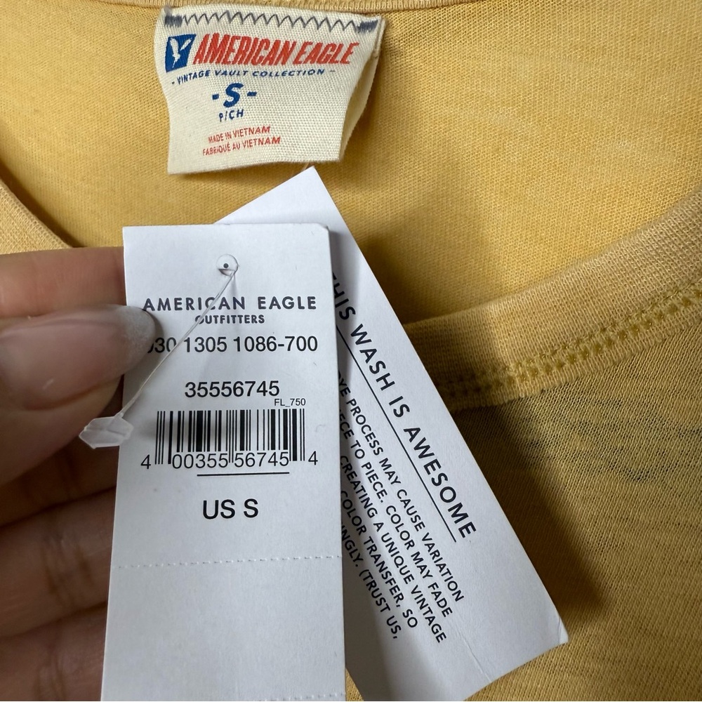 American Eagle Yellow T-Shirt Vintage Vault Collection - Picture 4 of 4